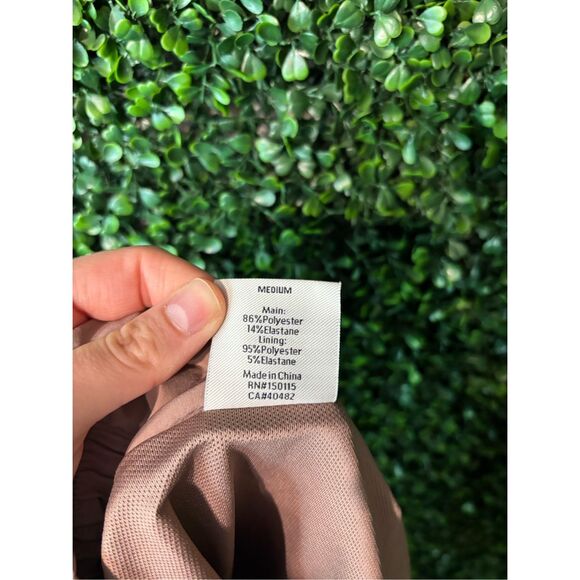 Varley Kallin Running Shorts Medium Lined Tan - Picture 4 of 5